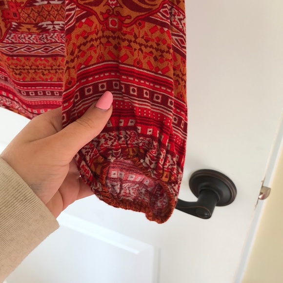 Francesca’s Patterned blouse - Picture 4 of 4